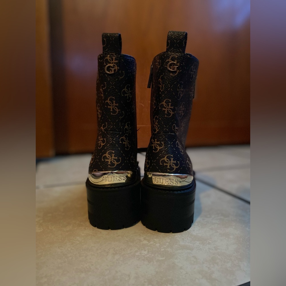 7M GUESS boots - Picture 5 of 8